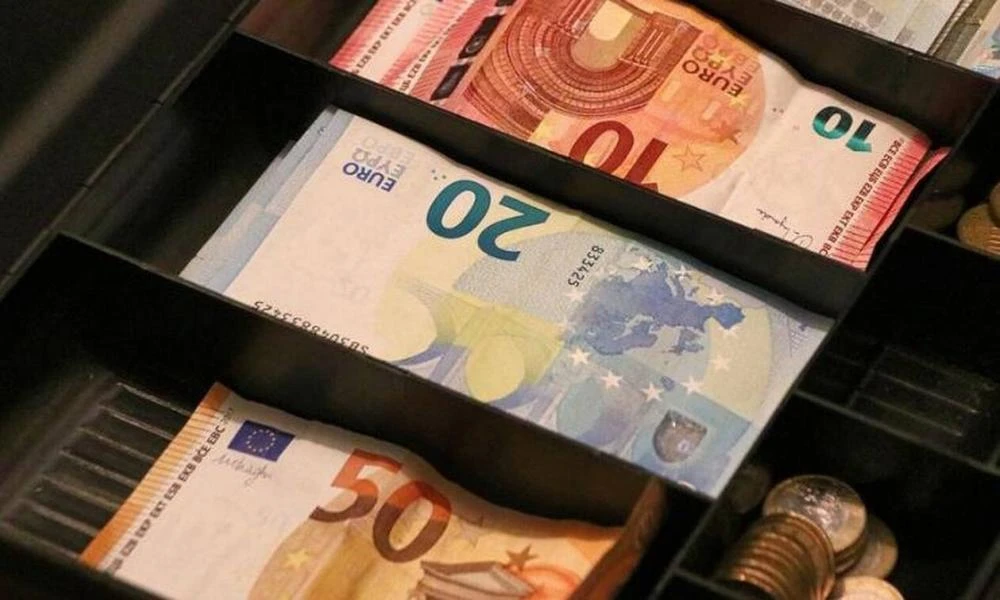 ΟΑΕΔ: Νέο επίδομα 300 ευρώ - Οι δικαιούχοι